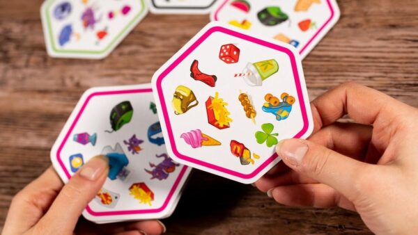 cartes du jeu dobble connect